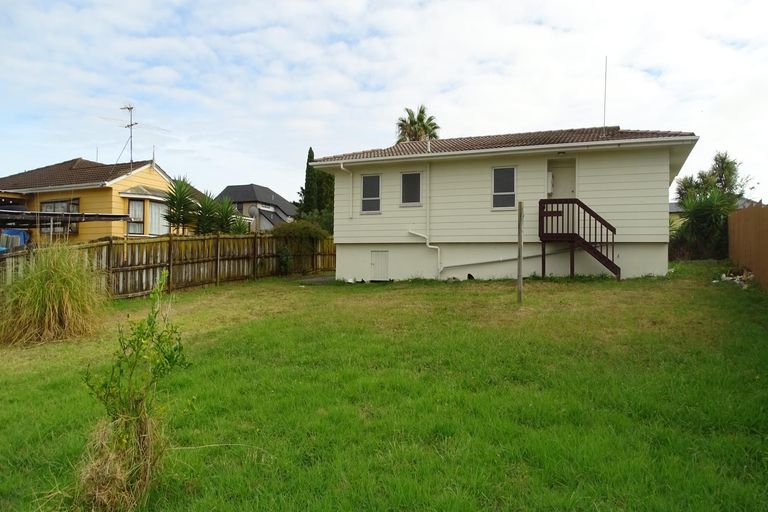 Photo of property in 9 Caserta Place, Clover Park, Auckland, 2023