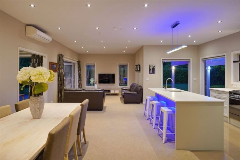 Photo of property in 10 Breton Close, Northwood, Christchurch, 8051