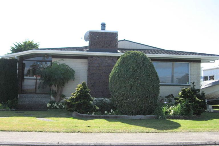 Photo of property in 17 Hamilton Crescent, Whitianga, 3510