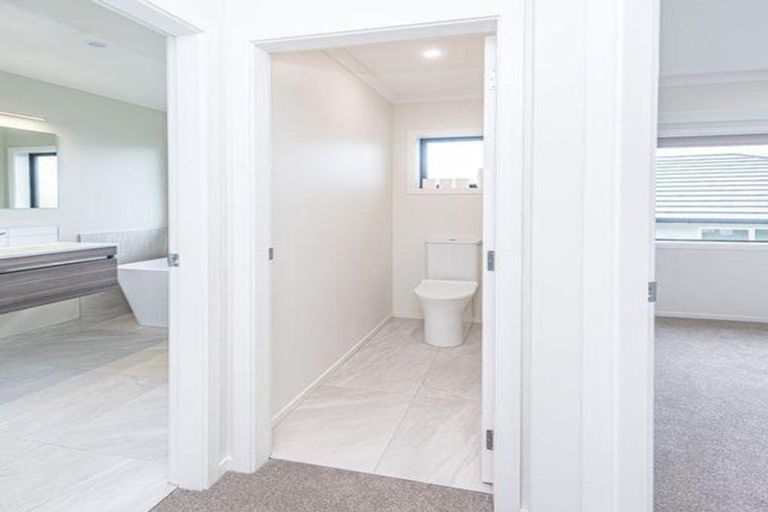 Photo of property in 32 Tirimoana Place, Otamatea, Whanganui, 4501