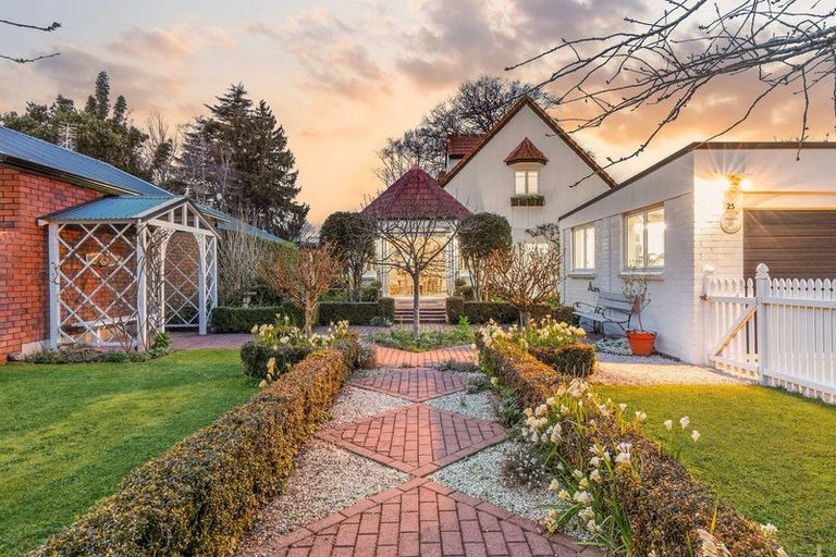 Photo of property in 25 Hall Street, Cambridge, 3434