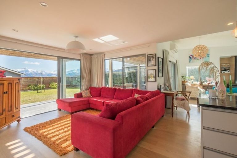Photo of property in 7 Urquhart Place, Wanaka, 9305