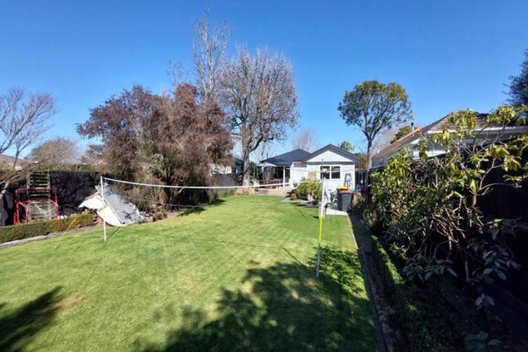 Photo of property in 18 Norfolk Street, St Albans, Christchurch, 8052