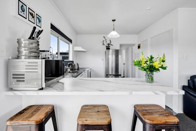 Photo of property in 1/353 Saint Aubyn, Moturoa, New Plymouth, 4310