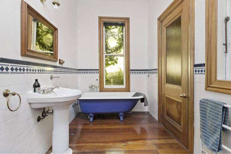 Photo of property in 102 Derwent Street, Island Bay, Wellington, 6023