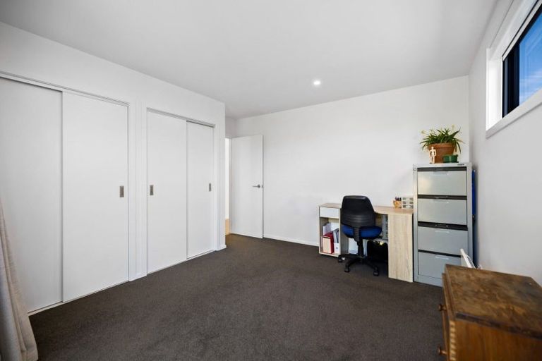Photo of property in 2 Huxley Place, Lake Hayes, Queenstown, 9304