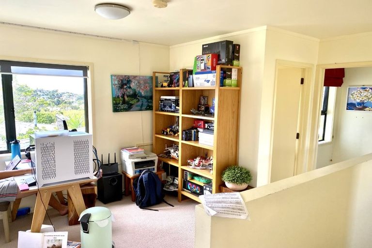 Photo of property in 21 Macnay Way, Murrays Bay, Auckland, 0630