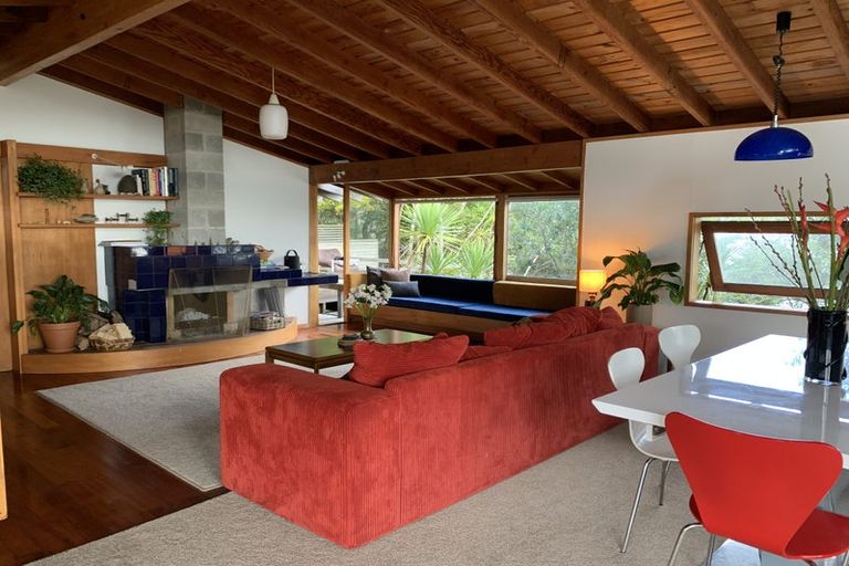 Photo of property in 15b Second Avenue, Stanley Point, Auckland, 0624