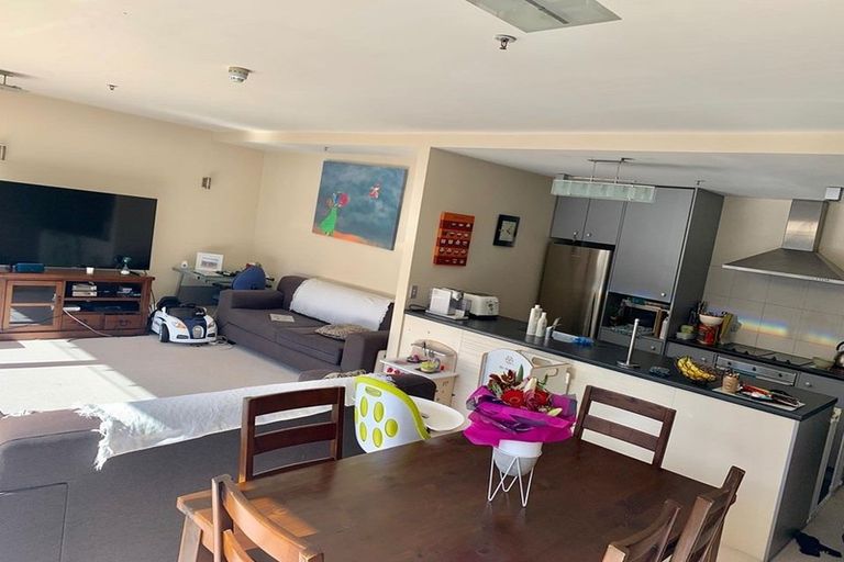 Photo of property in Montreaux, 164 The Terrace, Wellington Central, Wellington, 6011