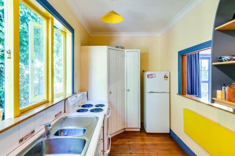 Photo of property in 124 Shakespeare Road, Bluff Hill, Napier, 4110