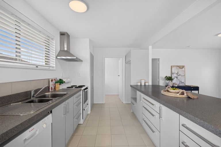 Photo of property in 40 Oakley Crescent, Hornby, Christchurch, 8042