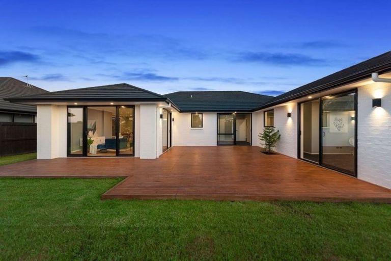 Photo of property in 34 Helen June Avenue, Flagstaff, Hamilton, 3210