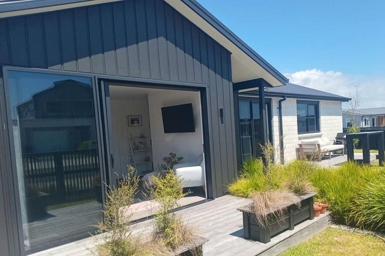 Photo of property in 1 Chrysler Street, Papamoa, 3118
