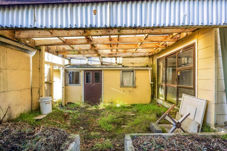 Photo of property in 87 Whitcombe Road, Opunake, 4616