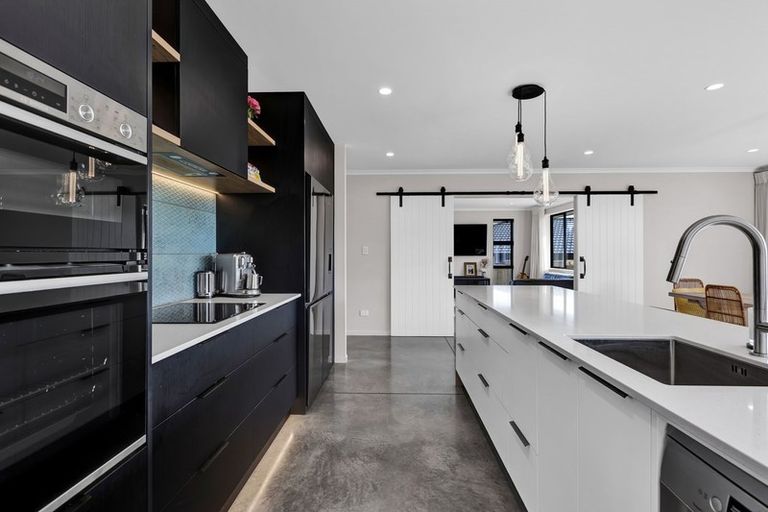 Photo of property in 10 Kararaina Close, Whalers Gate, New Plymouth, 4310