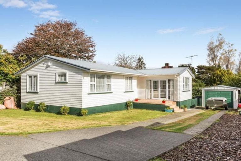 Photo of property in 540 Glenfield Road, Glenfield, Auckland, 0629