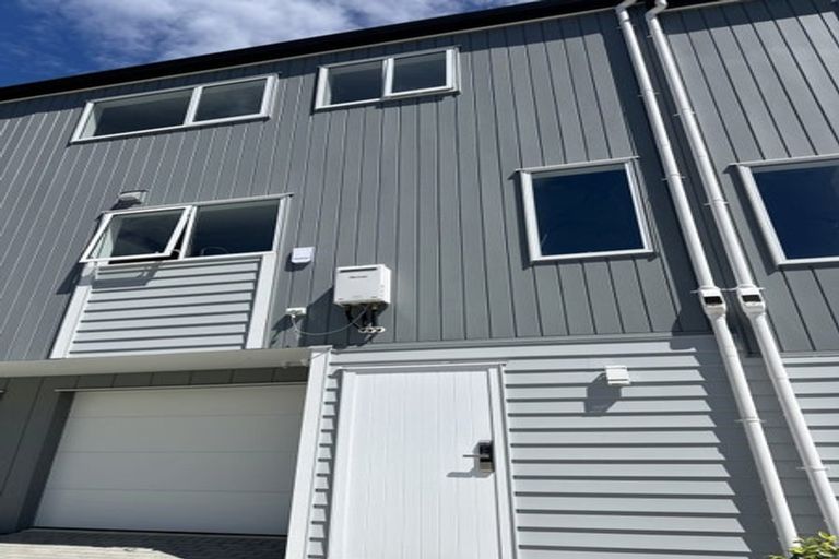 Photo of property in 15c Blenheim Street, Glenfield, Auckland, 0629