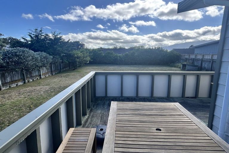 Photo of property in 3 Hodgkins Road, Waikanae Beach, Waikanae, 5036