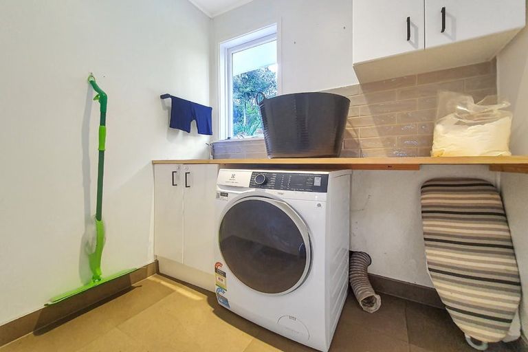 Photo of property in 102 Park Hill Road, Birkenhead, Auckland, 0626