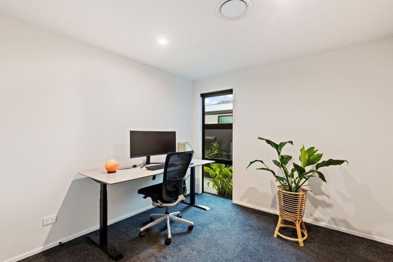 Photo of property in 12 Mackillop Way, Brooklands, New Plymouth, 4310