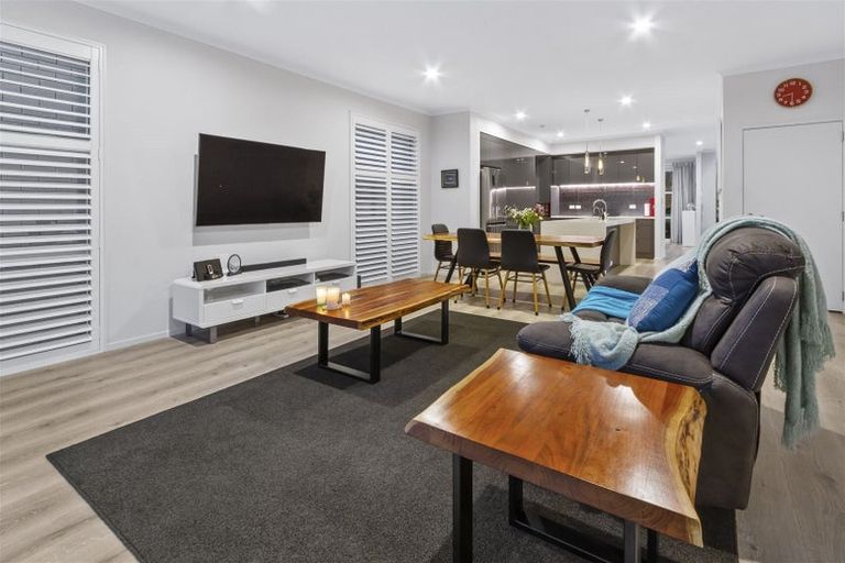 Photo of property in 88 Bomb Point Drive, Hobsonville, Auckland, 0616