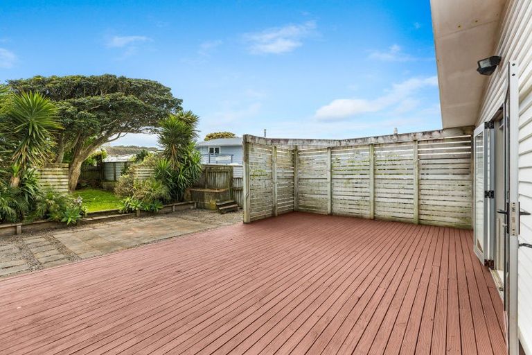 Photo of property in 27 Rospeath Crescent, Spotswood, New Plymouth, 4310