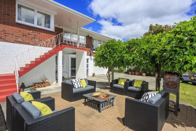 Photo of property in 28 Northumberland Avenue, Belmont, Auckland, 0622