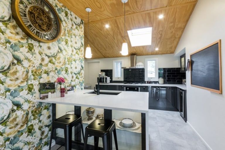 Photo of property in 9 Harpham Street, Taradale, Napier, 4112