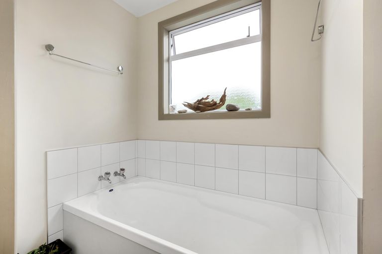 Photo of property in 24b Manukau Road, Raglan, 3225