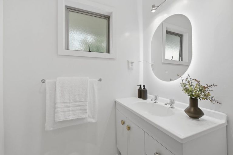 Photo of property in 15/83 Lake Road, Devonport, Auckland, 0622