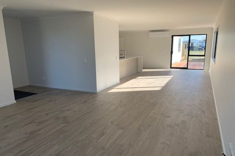 Photo of property in 9 Waituna Street, Pegasus, 7612