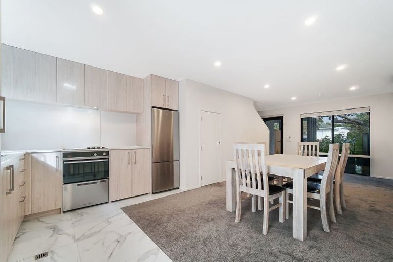 Photo of property in 3/137 Tirimoana Road, Te Atatu South, Auckland, 0602