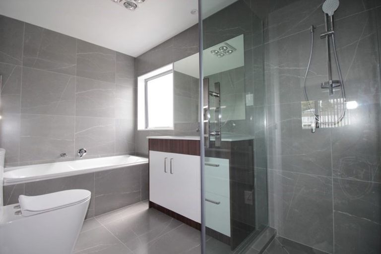 Photo of property in 4 Kearney Place, Massey, Auckland, 0614