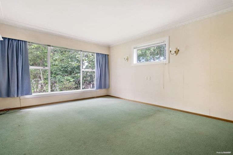 Photo of property in 15 Sutton Crescent, Papatoetoe, Auckland, 2025