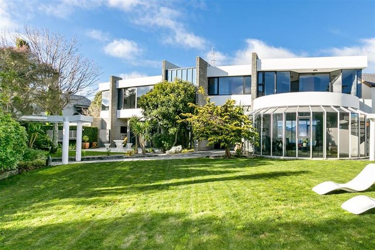 Photo of property in 32 Seatoun Heights Road, Seatoun, Wellington, 6022