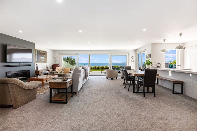 Photo of property in 96 The Esplanade, Raumati South, Paraparaumu, 5032