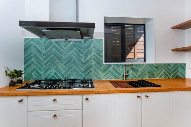 Photo of property in 3b Serrata Place, Browns Bay, Auckland, 0630