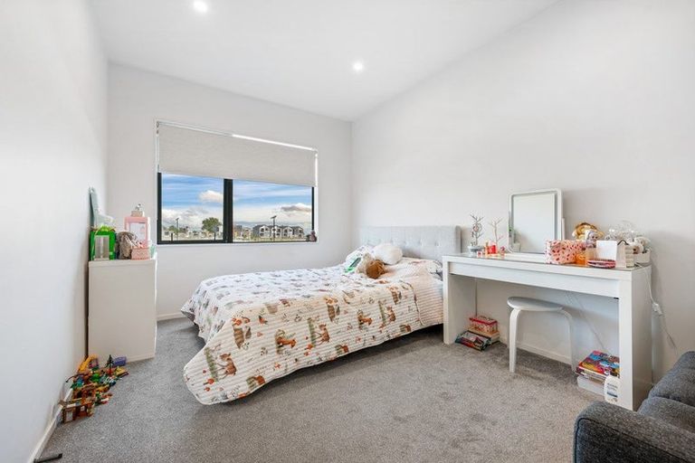 Photo of property in 6 Coast Garden Drive, Hobsonville, Auckland, 0616