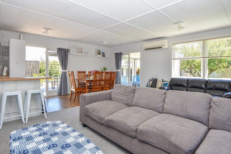 Photo of property in 10 Fairbrother Street, Carterton, 5713