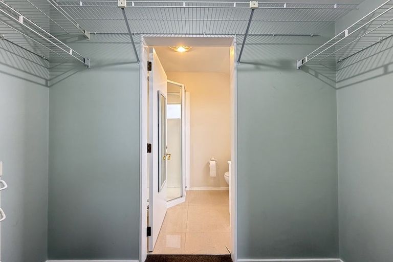 Photo of property in Mt Carmel Mews, 1/9 Arawa Road, Hataitai, Wellington, 6021