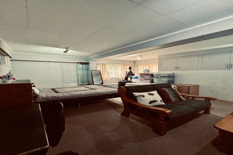 Photo of property in 4 Ayton Drive, Totara Vale, Auckland, 0629