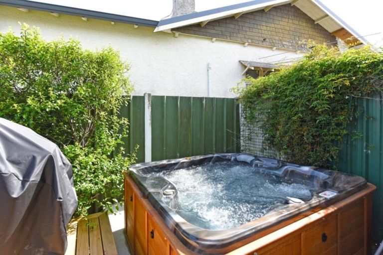 Photo of property in 29 Cambridge Terrace, Masterton, 5810