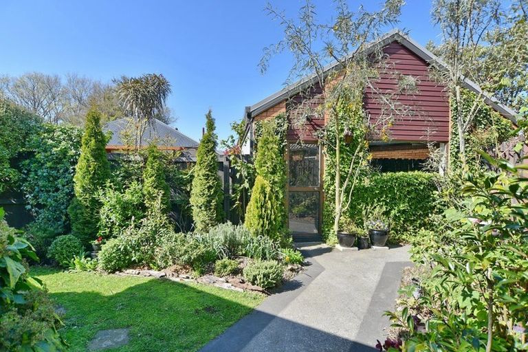 Photo of property in 2/33 Studholme Street, Somerfield, Christchurch, 8024