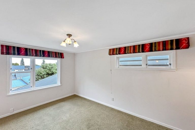 Photo of property in 107-109 Muritai Road, Eastbourne, Lower Hutt, 5013