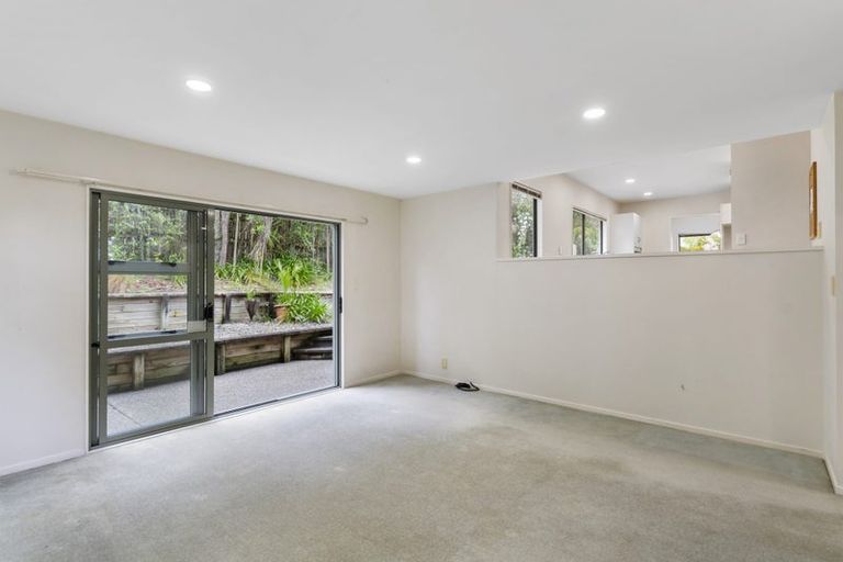 Photo of property in 4 San Ambrosio Rise, Henderson, Auckland, 0612