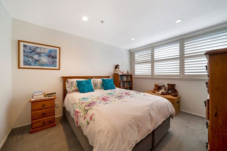 Photo of property in 2i/175 Hurstmere Road, Takapuna, Auckland, 0622