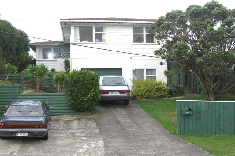Photo of property in 30 Baylands Drive, Newlands, Wellington, 6037