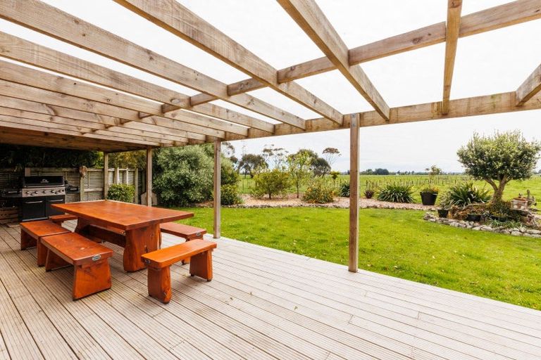 Photo of property in 279 Tararua Road, Levin, 5571