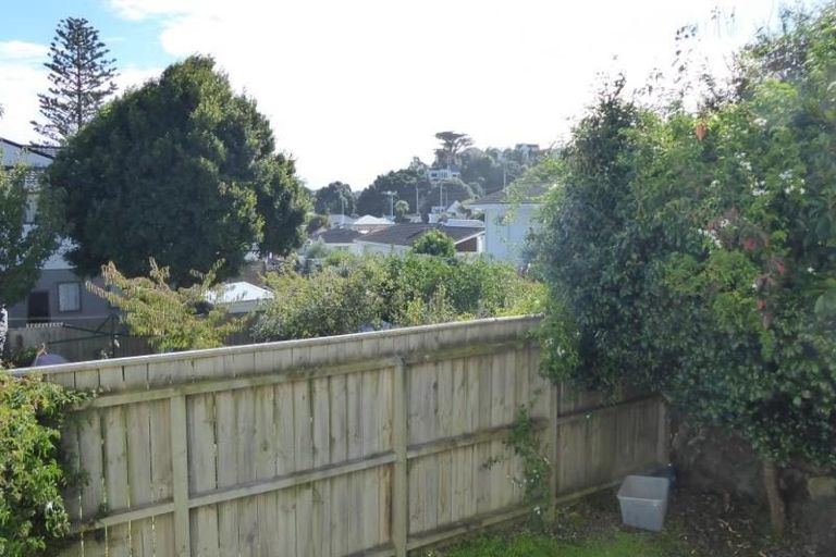 Photo of property in 10 Cavendish Square, Strathmore Park, Wellington, 6022