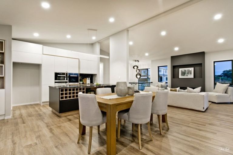 Photo of property in 21 Longshore Drive, Long Bay, Auckland, 0630